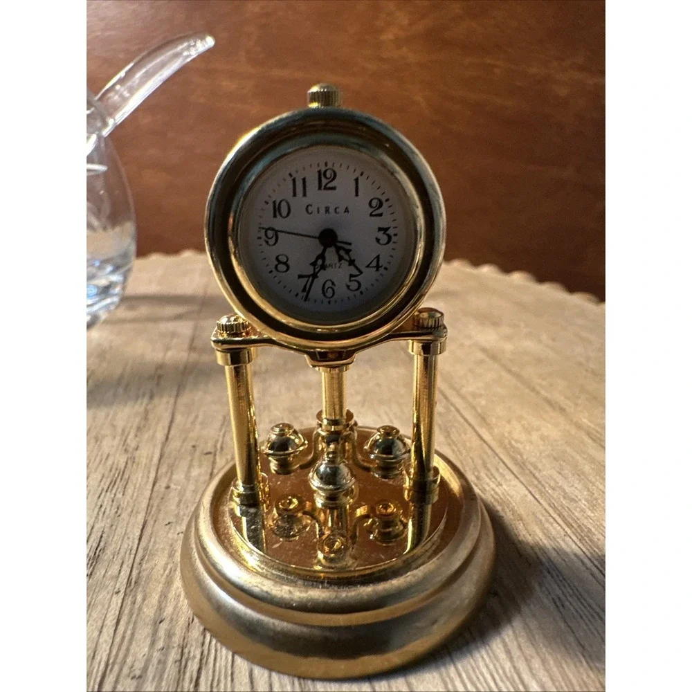 Vintage Miniature CIRCA Brass Quartz Japan Mvmt Table Clock - Model 11-561